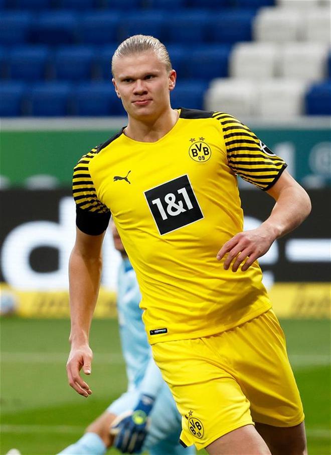 米体：罗马希望租借+买断齐尔克泽，买断费将不低于3500万欧（据米体报道，罗马计划先租后买引进齐尔克泽，买断费用至少3500万欧元）