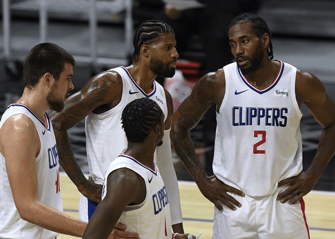 葡萄牙U17夺冠，奎罗斯社媒发贺电：我无比自豪（葡萄牙U17加冕冠军，奎罗斯发文庆贺：无比骄傲）