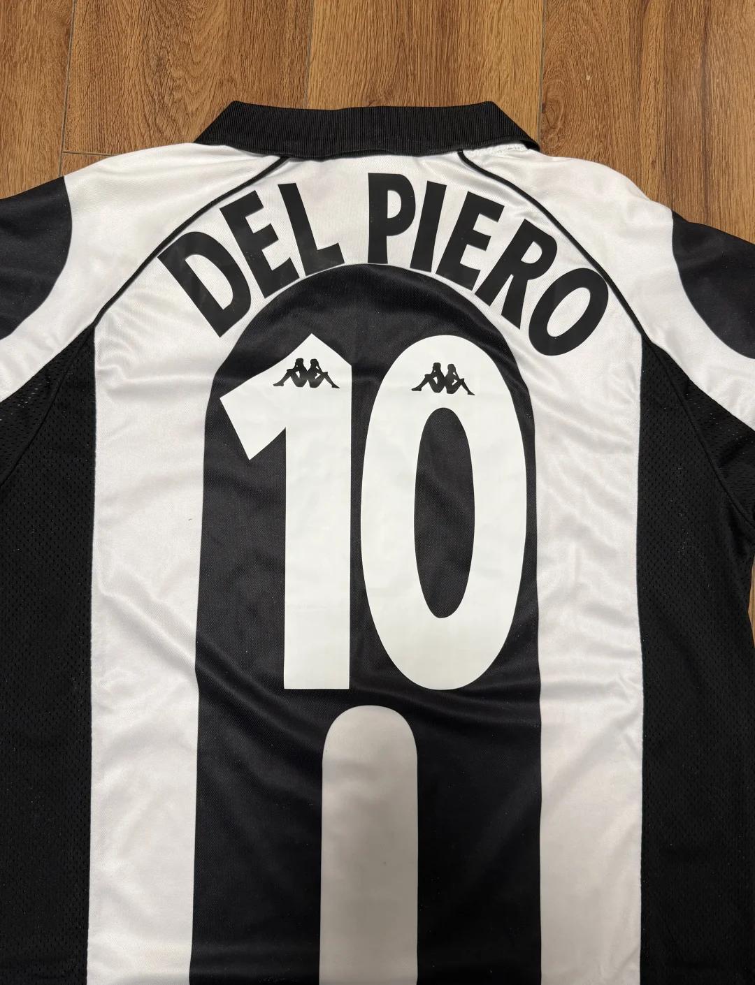 王刚随北京国安六年后终夺足协杯冠军，球迷泪洒现场（效力北京国安六年，王刚终捧足协杯，现场球迷泪目）