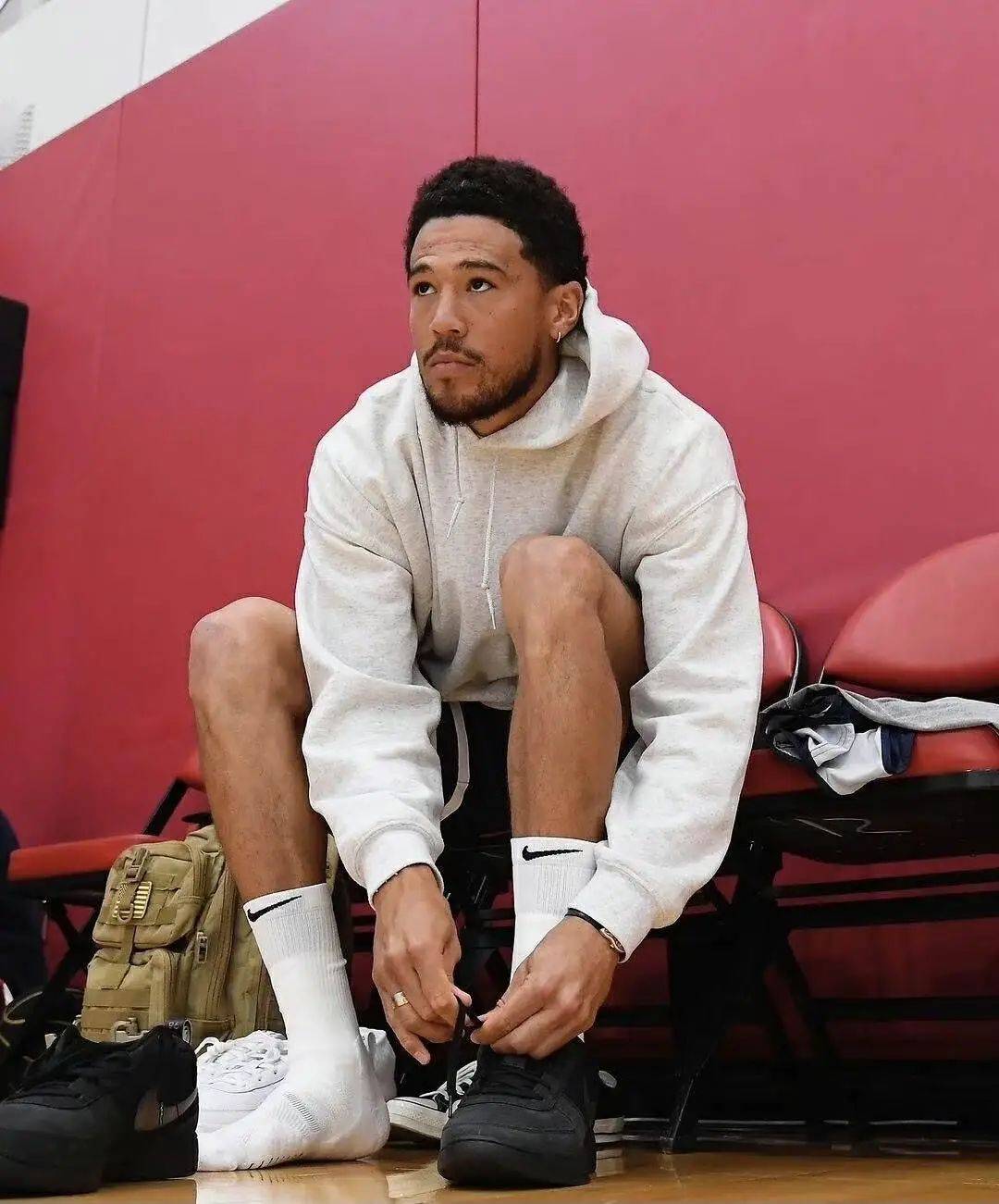 仅剩理论可能！意大利末轮战挪威至少要赢9球才能直通美加墨（仅存理论机会：意大利末轮对挪威至少需净胜9球方能直通美加墨）