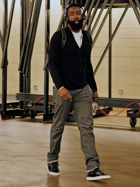 邮报：马奎尔被指控希腊袭击警察案将在今年10月8日重新开庭（《邮报》：马奎尔涉希腊袭警案将于10月8日重审开庭）