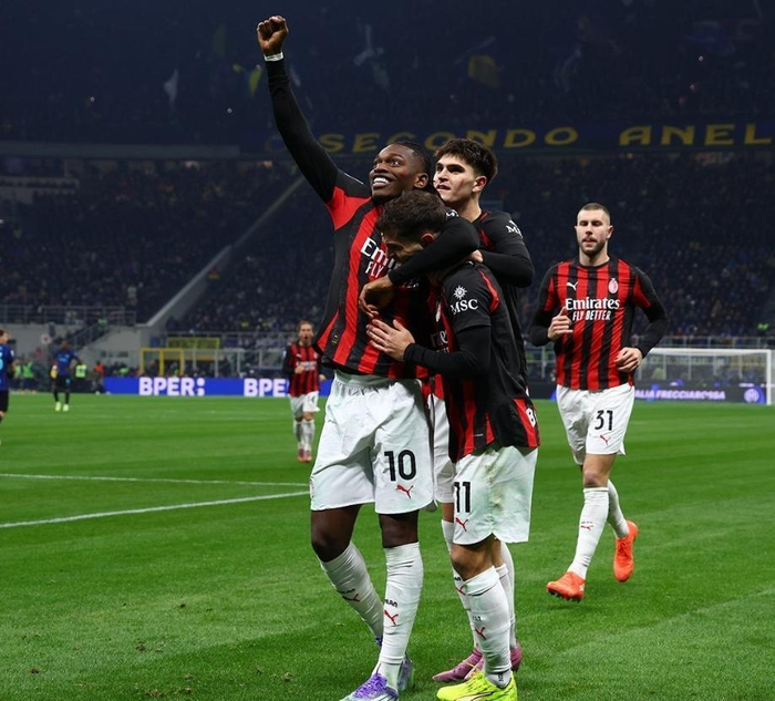 POV：当你站在麦克·迈尼昂面前😳（第一视角：直面麦克·迈尼昂的瞬间）