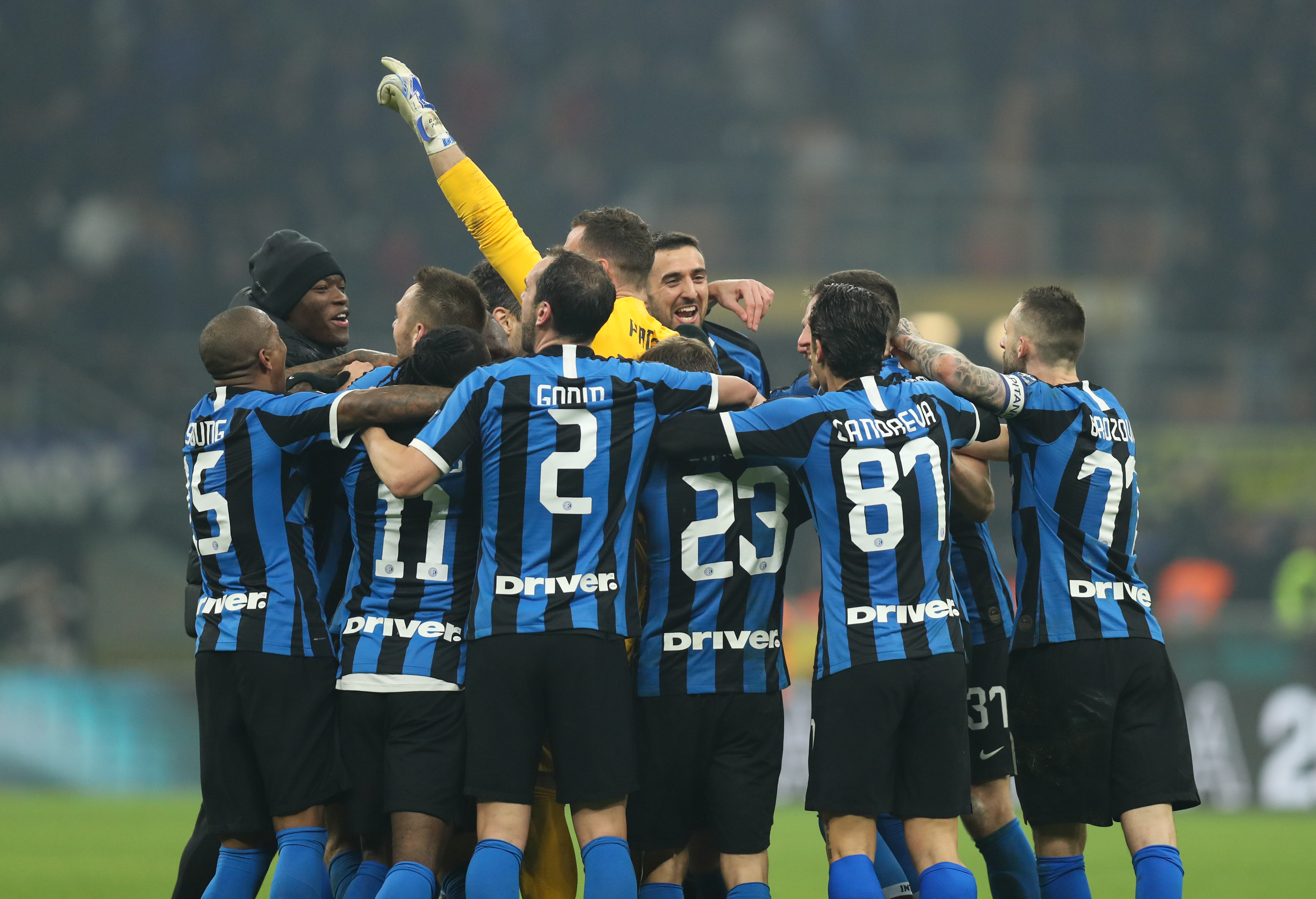 詹姆斯这项数据居然断崖式领先！（詹姆斯这项数据领先幅度堪称断层！）