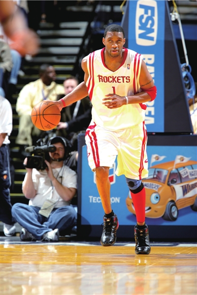 弗拉门戈1-0击败塞阿拉，提前一轮夺得巴西甲联赛冠军（弗拉门戈1比0力克塞阿拉，提前一轮加冕巴甲冠军）