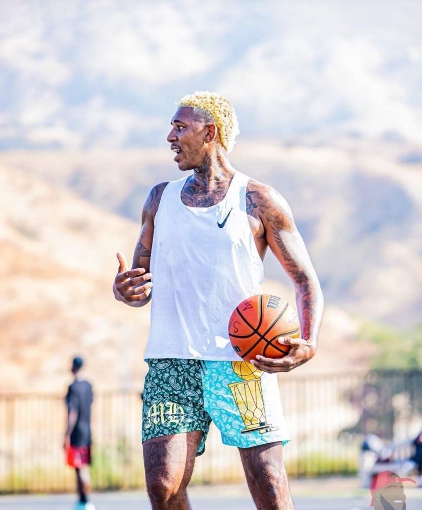 TA：皇马暂不会解雇阿隆索，但目前皇马更衣室的氛围比较紧张（TA：阿隆索短期内留任皇马，但更衣室气氛紧张）