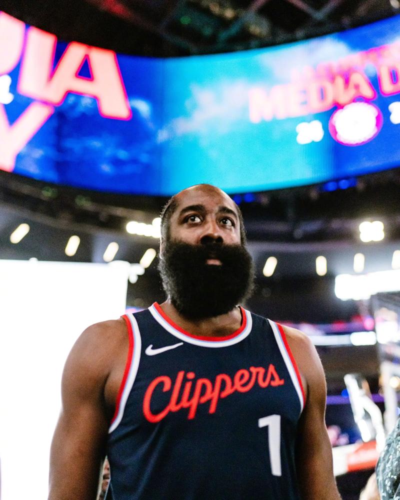 NBA战报：克尼佩尔21分7助，黄蜂111-86大胜猛龙（NBA简讯：克尼佩尔21分7助攻，黄蜂111-86轻取猛龙）