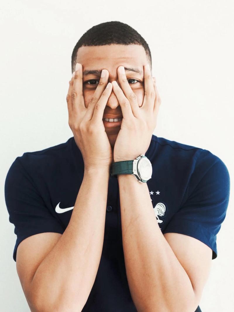 鹈鹕双核发力豪取胜利（鹈鹕双星爆发强势取胜）