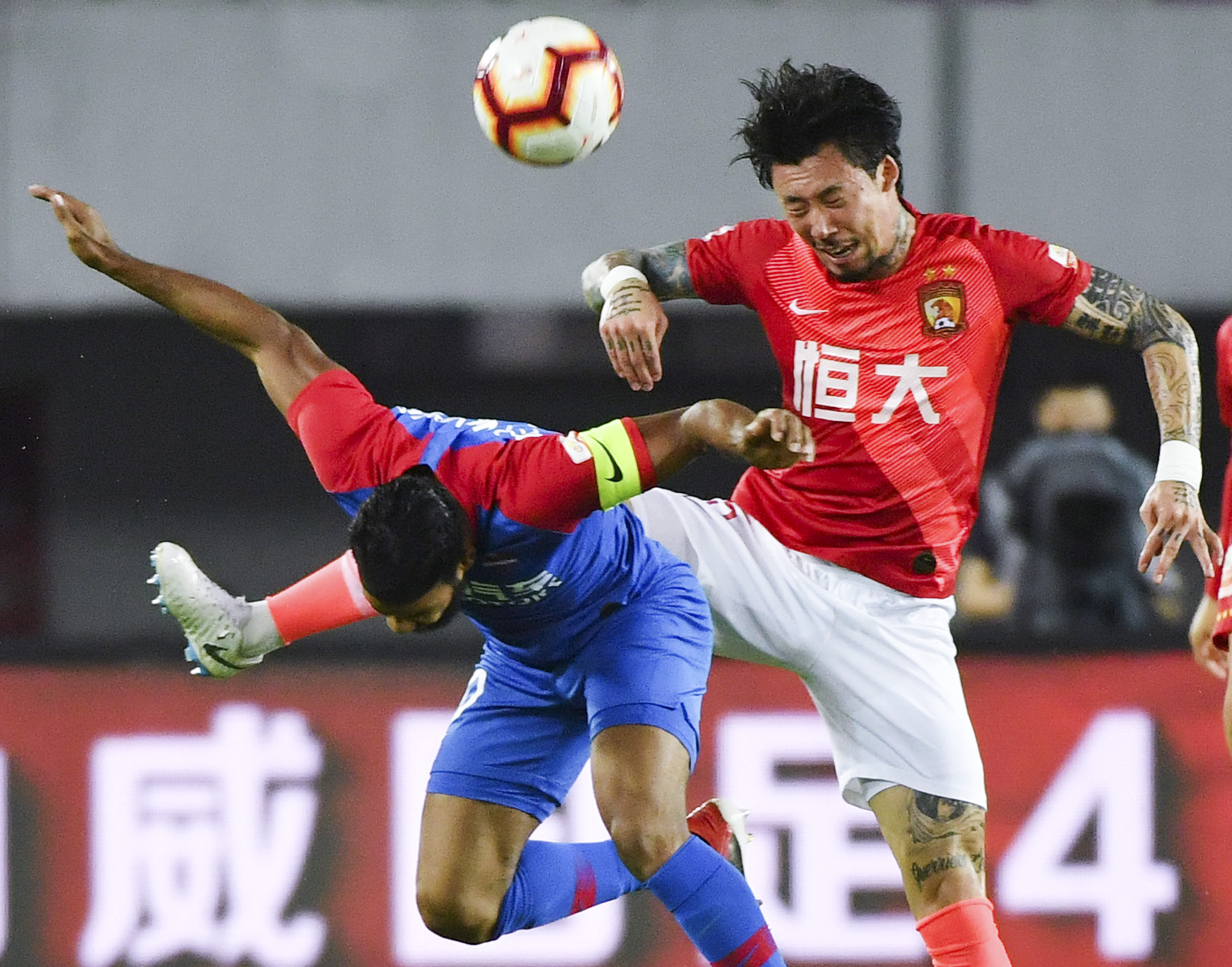 尤文公布客战那不勒斯大名单：伊尔迪兹领衔，弗拉霍维奇缺席（尤文出征那不勒斯名单出炉：伊尔迪兹领衔，弗拉霍维奇缺阵）