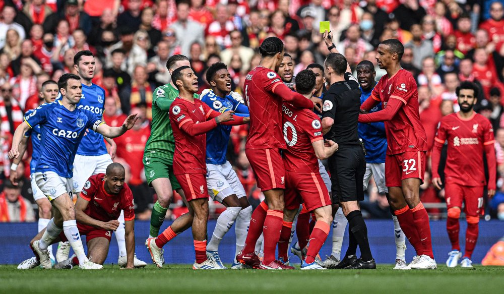 中超：武汉三镇2-0战胜上海申花（中超：武汉三镇2比0击败上海申花）